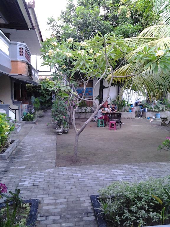 Mahendra Beach Inn Кута Екстериор снимка
