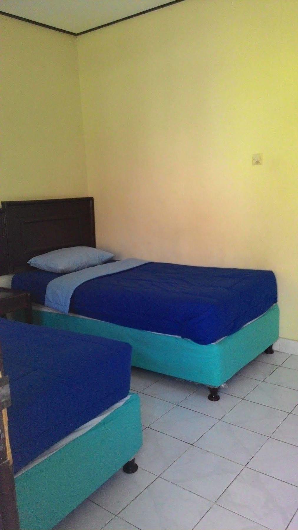 Mahendra Beach Inn Кута Екстериор снимка