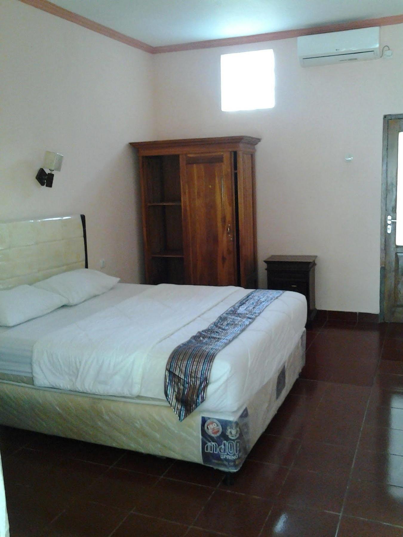 Mahendra Beach Inn Кута Екстериор снимка
