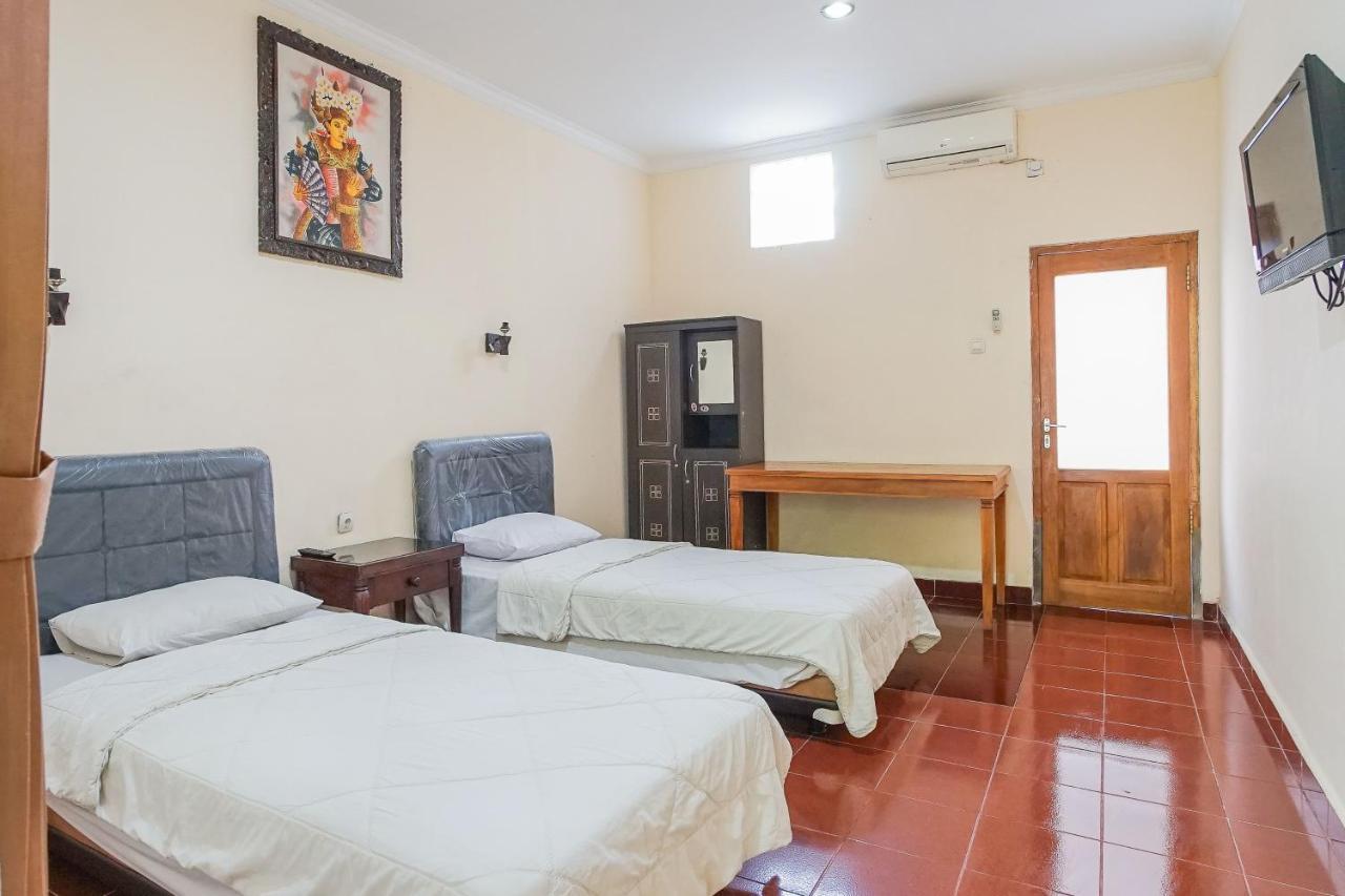 Mahendra Beach Inn Кута Екстериор снимка